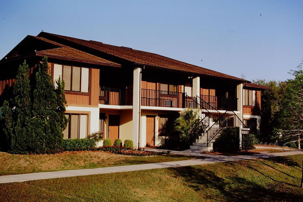 פוינסיאנה Cypress Cove Nudist Resort חדר תמונה