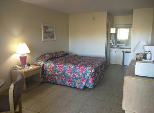 פוינסיאנה Cypress Cove Nudist Resort מראה חיצוני תמונה